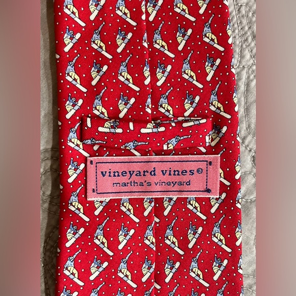 Vineyard Vines Men’s Snowboarder Tie Red Blue Yellow 100% Silk Hand Made USA - Picture 5 of 9